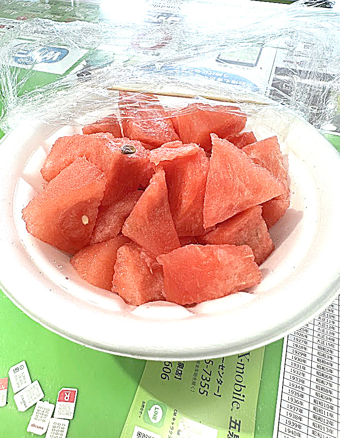 南魚沼産の八色スイカ